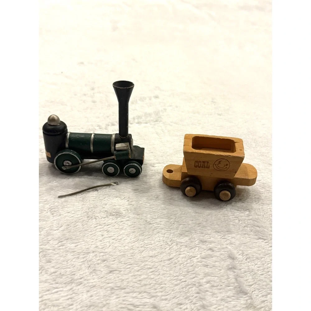 Vintage‎ Montgomery Schoolhouse Vermont Wooden Train Locomotive and Coal Car Set